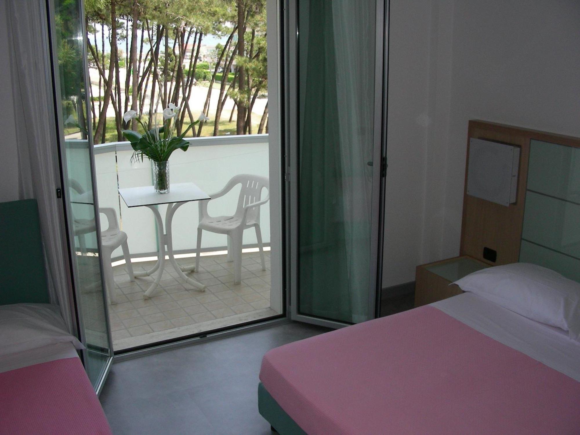 Hotel Sahara Milano Marittima Esterno foto