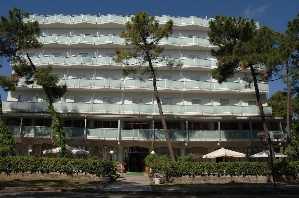 Hotel Sahara Milano Marittima Esterno foto