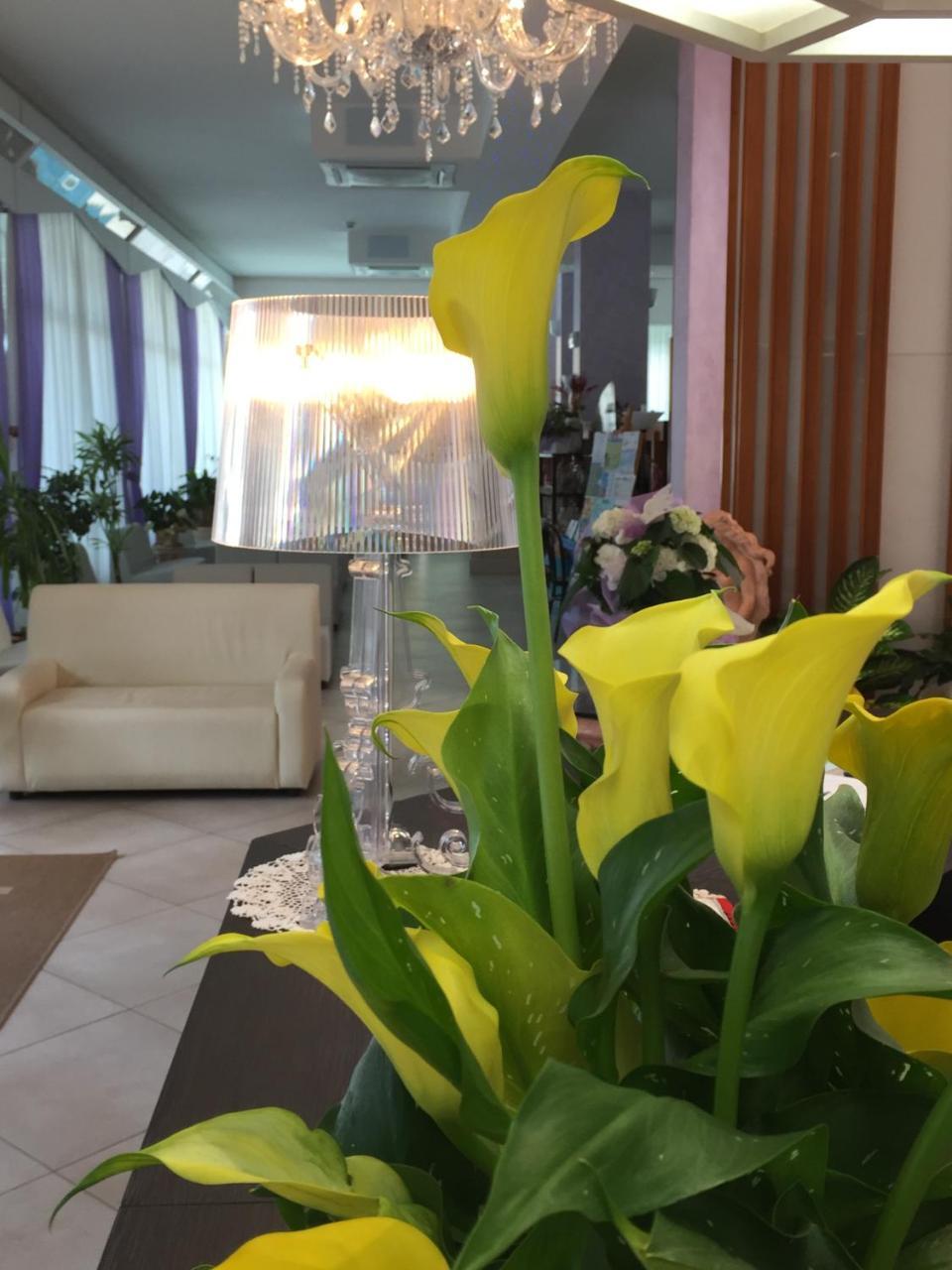 Hotel Sahara Milano Marittima Esterno foto