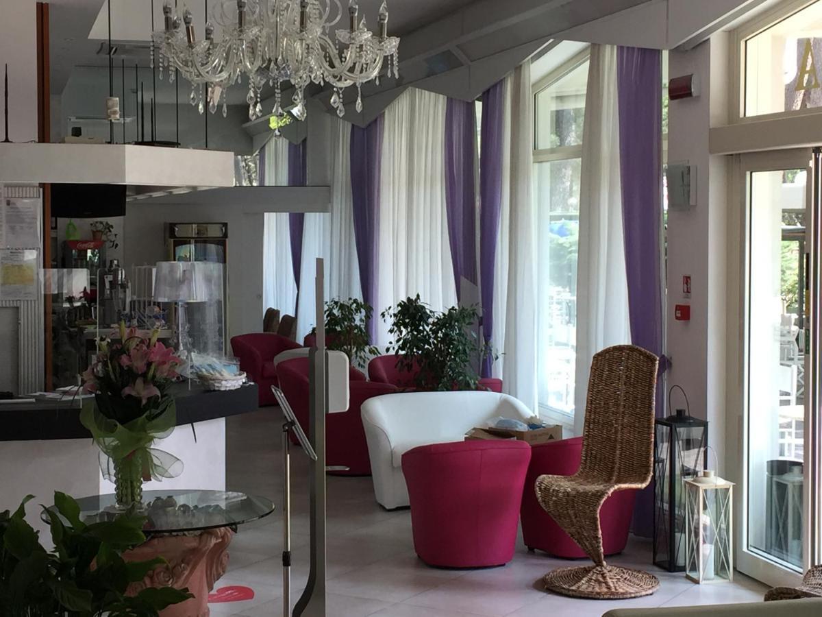 Hotel Sahara Milano Marittima Esterno foto